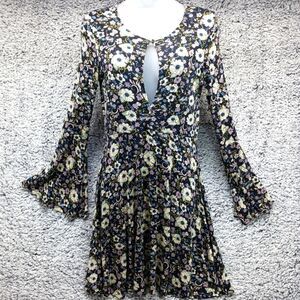 American Eagle Soft and Sexy Midi Women's Small. Floral, Bell Sleeve. Peekaboo.